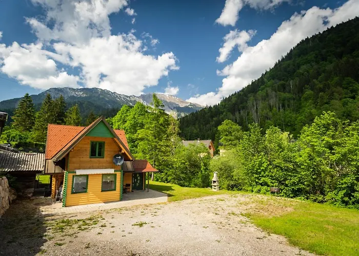 Butterfly By The Creek 度假居 *